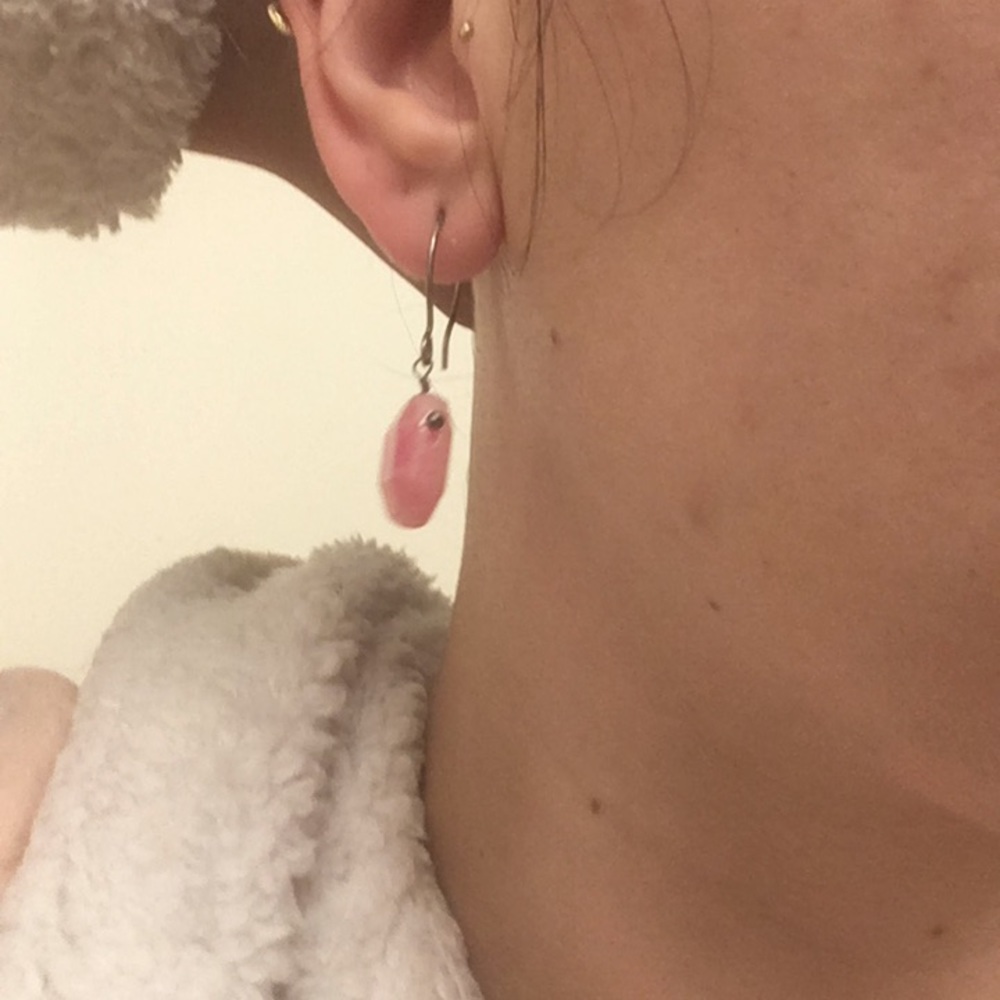 Pink earrings - Picture 2 of 2